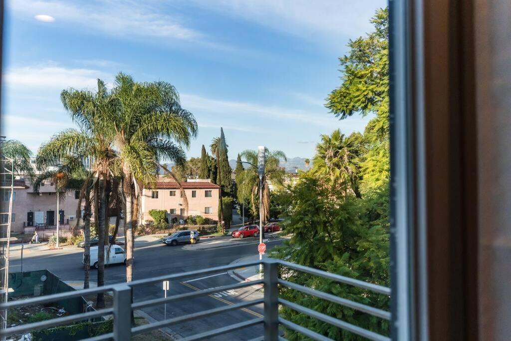 Calm & Cozy 2 Bedroom Townhome 10 Min From Universal Studios Los Angeles Exterior photo